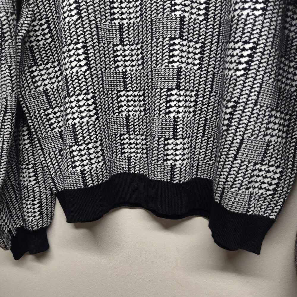 Vici Knit Sweater Women L Black White Houndstooth Plaid Preppy Old Money Casual - Picture 4 of 8